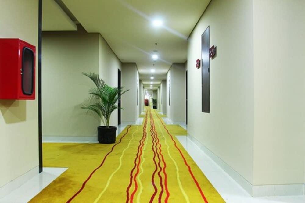 Merapi Merbabu Hotels Bekasi Exterior foto