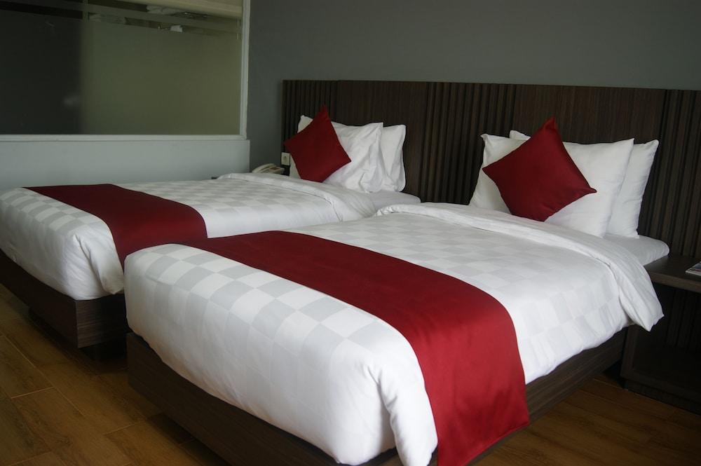 Merapi Merbabu Hotels Bekasi Exterior foto
