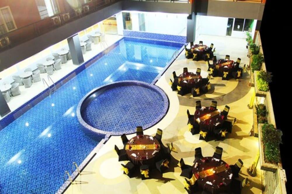 Merapi Merbabu Hotels Bekasi Exterior foto
