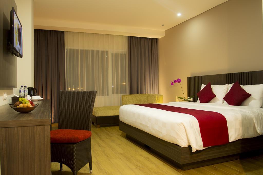 Merapi Merbabu Hotels Bekasi Habitación foto