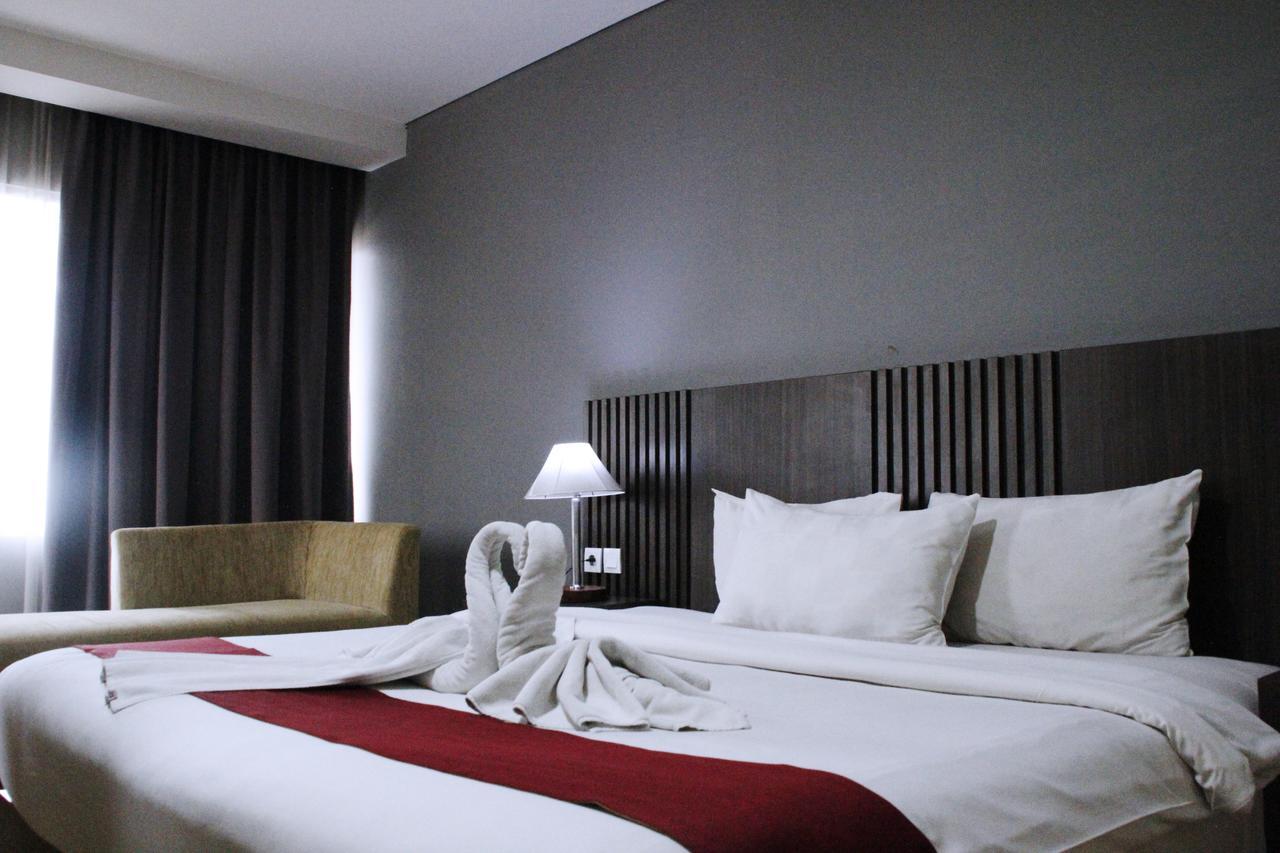 Merapi Merbabu Hotels Bekasi Exterior foto